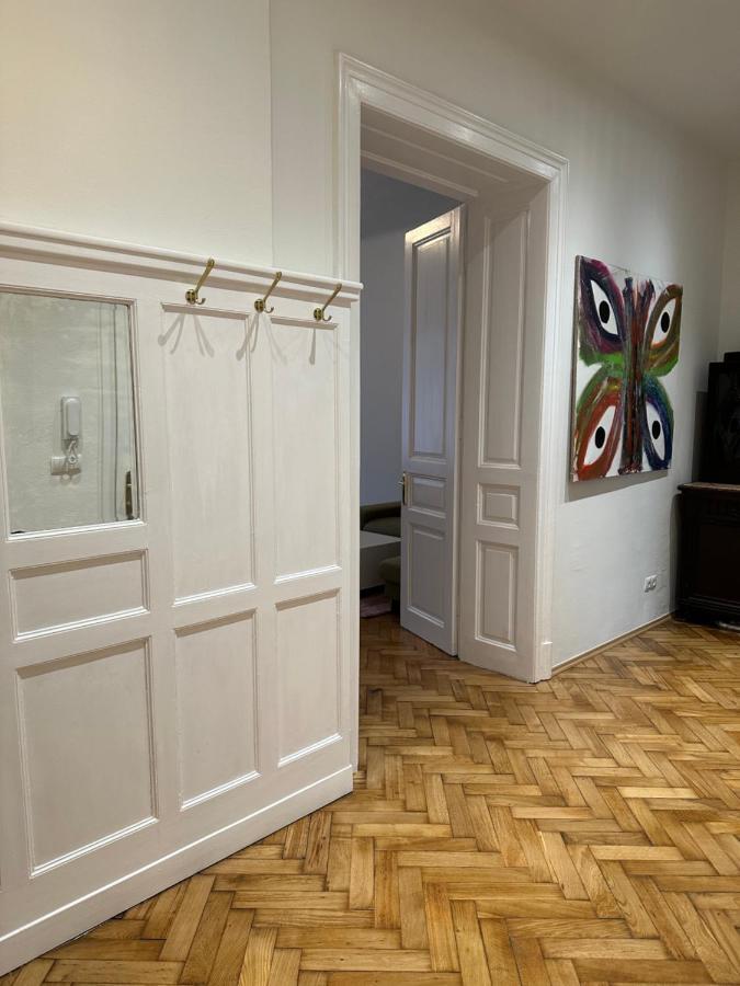 Artliving Apartment-Top 3 Self Check-In Грац Екстериор снимка