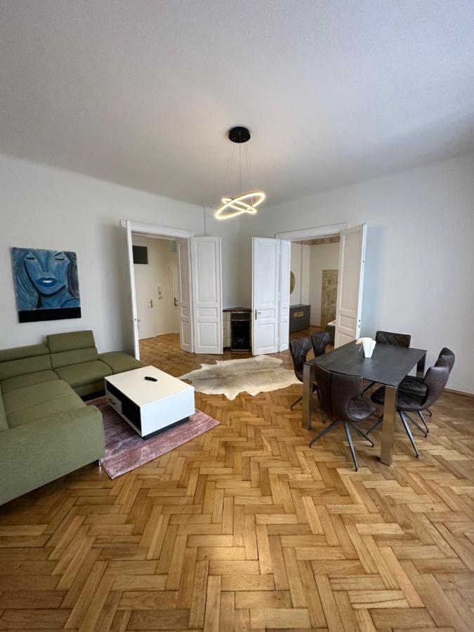 Artliving Apartment-Top 3 Self Check-In Грац Екстериор снимка